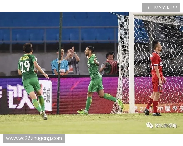 世界杯巴西塞尔维亚精彩对决引发球迷热议，谁能笑到最后？