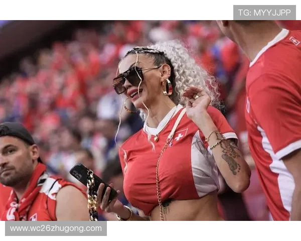 女球迷走光事件背后反映的体育赛事安全保障问题值得深思